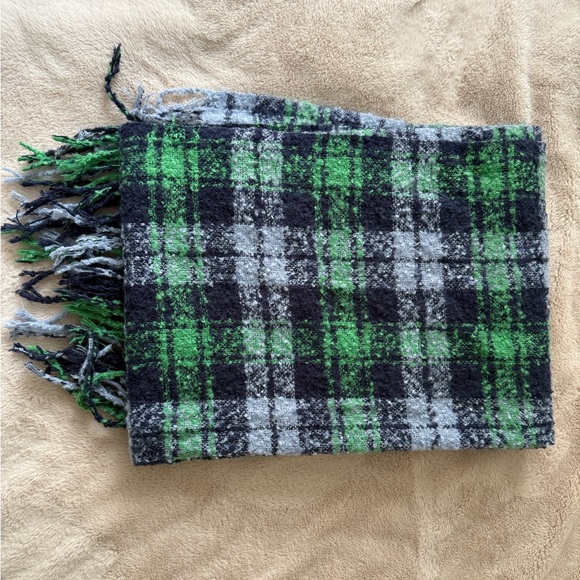 Bundle of 3 Aerie Blanket Scarves - Picture 4 of 10